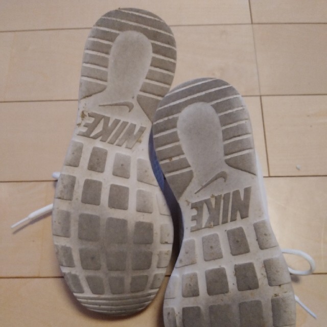 NIKE(ナイキ)のナイキ　タンジュン白　24.5㎝ レディースの靴/シューズ(スニーカー)の商品写真