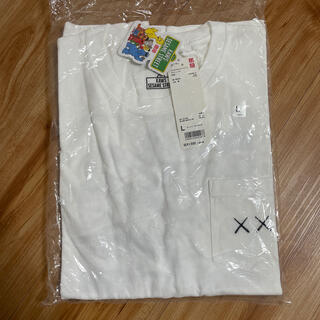 ユニクロ(UNIQLO)のユニクロ　カウズ　セサミストリート　グラフィック　Lサイズ(Tシャツ/カットソー(半袖/袖なし))
