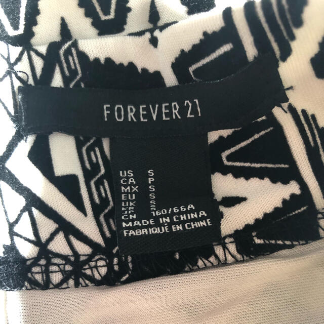 FOREVER 21(フォーエバートゥエンティーワン)のForever21 スカート レディースのスカート(ひざ丈スカート)の商品写真