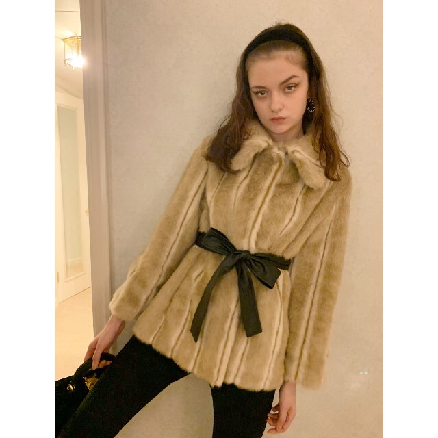 Katie(ケイティー)のparisienne ribbon 2way fur coat エピヌ レディースのジャケット/アウター(毛皮/ファーコート)の商品写真