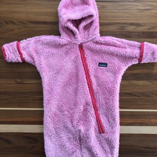 パタゴニア(patagonia)のパタゴニア♡3m(patagonia baby)おくるみ ピンク(ロンパース)