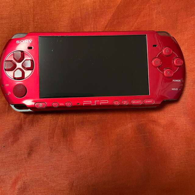 PlayStation Portable(プレイステーションポータブル)の送料無料！不都合あり PSP 本体 3000型 PSP-3000 レッド 赤 エンタメ/ホビーのゲームソフト/ゲーム機本体(携帯用ゲーム機本体)の商品写真