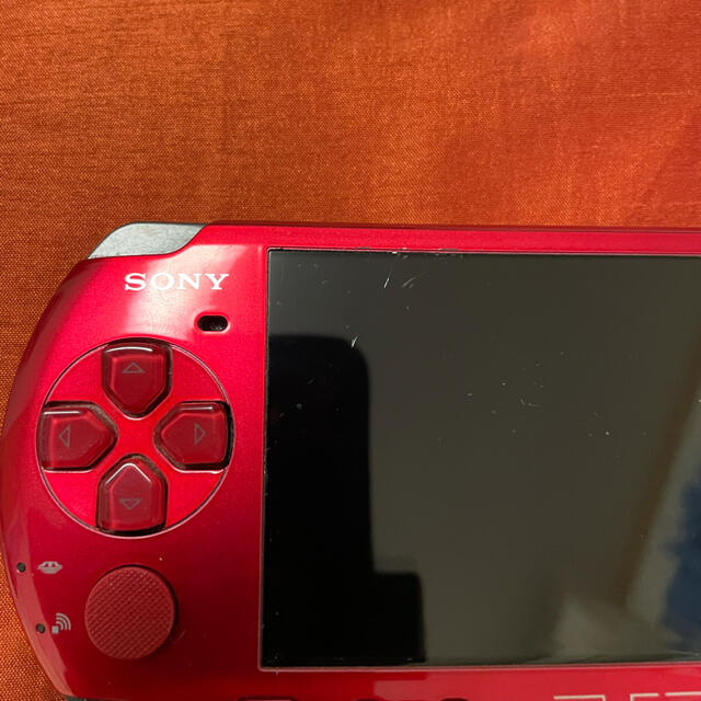 PlayStation Portable(プレイステーションポータブル)の送料無料！不都合あり PSP 本体 3000型 PSP-3000 レッド 赤 エンタメ/ホビーのゲームソフト/ゲーム機本体(携帯用ゲーム機本体)の商品写真