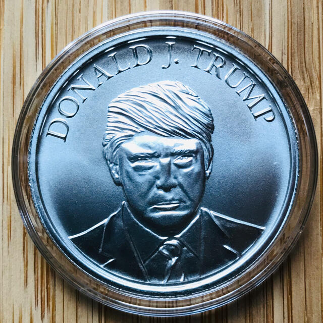 トランプ大統領　就任記念銀貨　1オンス貨幣