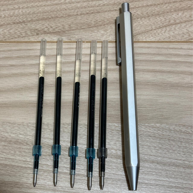 MUJI (無印良品)(ムジルシリョウヒン)の無印良品 ボールペン ノック式 本体 アルミ ジェットストリーム芯5本つき インテリア/住まい/日用品の文房具(ペン/マーカー)の商品写真
