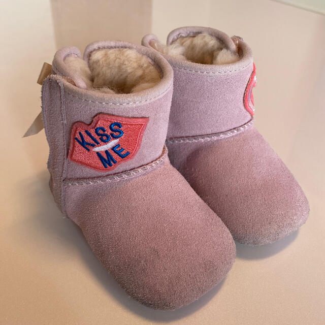 UGG(アグ)のUGG ベビームートン キッズ/ベビー/マタニティのベビー靴/シューズ(~14cm)(ブーツ)の商品写真