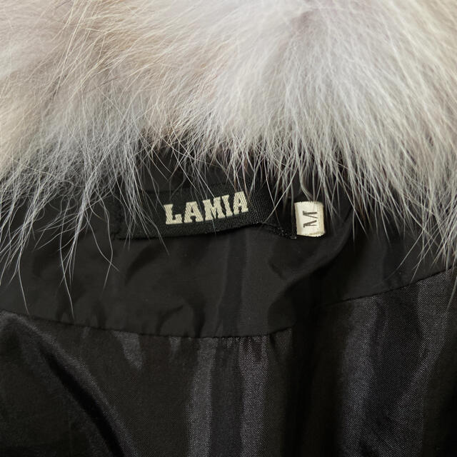 LAMIA(ラミア)の値下げ！LAMIA ファー付き ショート丈ダウン レディースのジャケット/アウター(ダウンジャケット)の商品写真