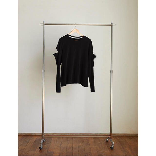 Ameri VINTAGE(アメリヴィンテージ)のrandeboo charm cut top black レディースのトップス(ニット/セーター)の商品写真