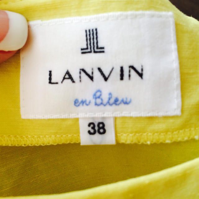 LANVIN en Bleu(ランバンオンブルー)のランバントップス レディースのトップス(シャツ/ブラウス(半袖/袖なし))の商品写真