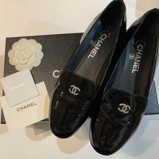 シャネル(CHANEL)の美品　CHANEL パールオペラシューズ　38(ローファー/革靴)