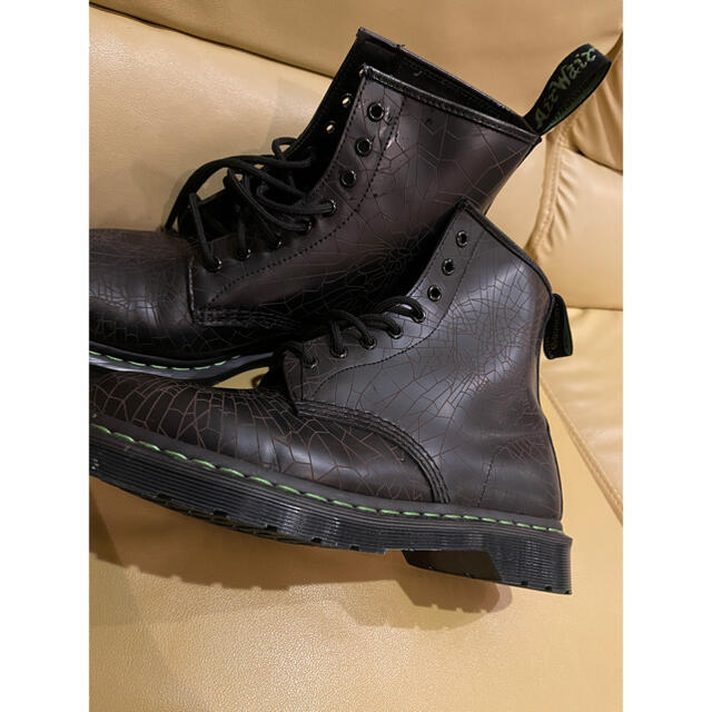 Dr.Martens(ドクターマーチン)のDr.Martens SKULL WEB 8ホールブーツ メンズの靴/シューズ(ブーツ)の商品写真