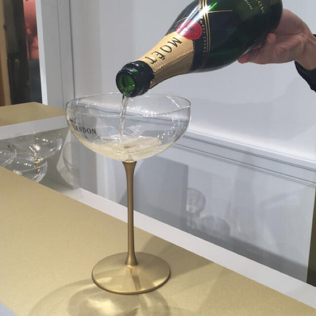 モエエシャンドン　１５０周年限定アニバーサリーゴールド　グラス付き　希少商品