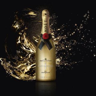 モエエシャンドン(MOËT & CHANDON)のモエエシャンドン　１５０周年限定アニバーサリーゴールド　グラス付き　希少商品(シャンパン/スパークリングワイン)