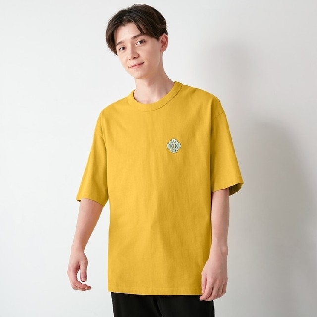 GU(ジーユー)の鬼滅の刃×GU メンズ  Tシャツ【善逸】 メンズのトップス(Tシャツ/カットソー(半袖/袖なし))の商品写真