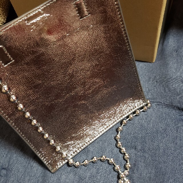 Ameri VINTAGE(アメリヴィンテージ)のAMERI　BALL CHAIN BOX BAG レディースのバッグ(ショルダーバッグ)の商品写真