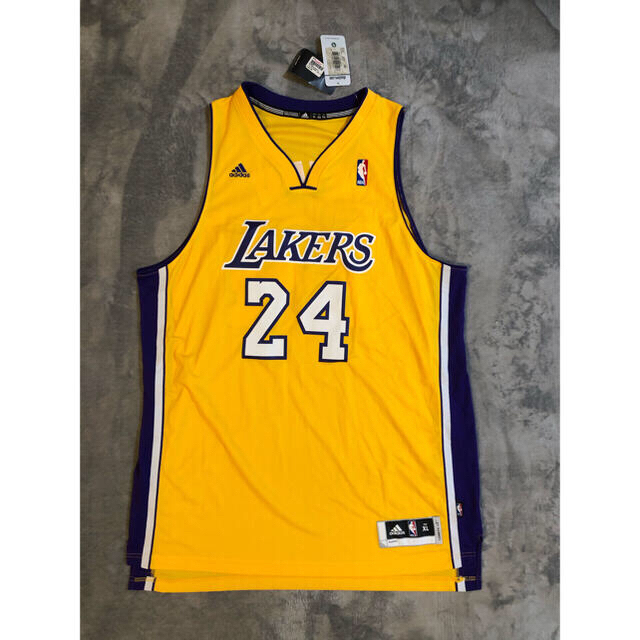 adidas(アディダス)の【未使用】ユニフォーム　jersey KOBE 24 / XL スポーツ/アウトドアのスポーツ/アウトドア その他(バスケットボール)の商品写真