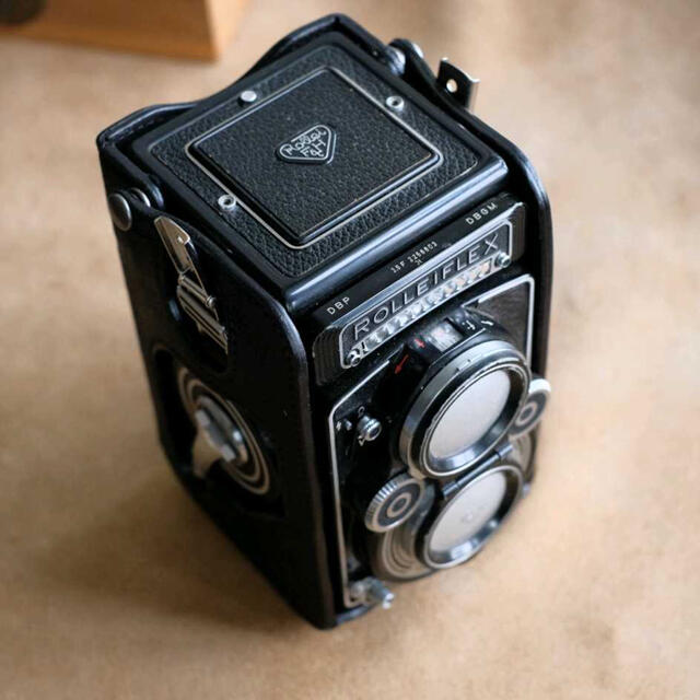 売り切れ必至! カメラケースとストラップ Rollei ローライ 二眼2.8FX ...