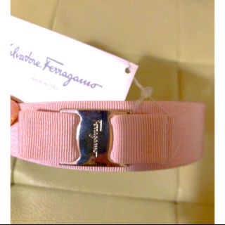 フェラガモ(Ferragamo)の未使用❤️人気❤️フェラガモ　カチューシャ(カチューシャ)