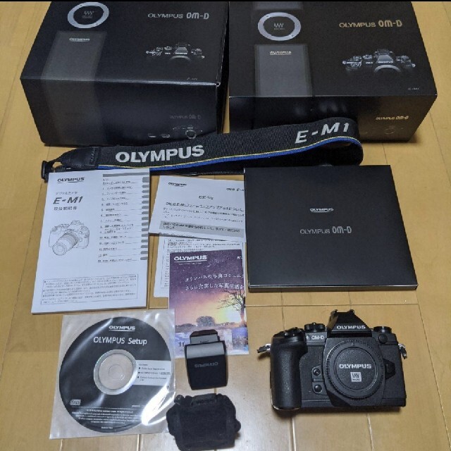 OLYMPUS OM−D E−M1　シャッター回数2500以下