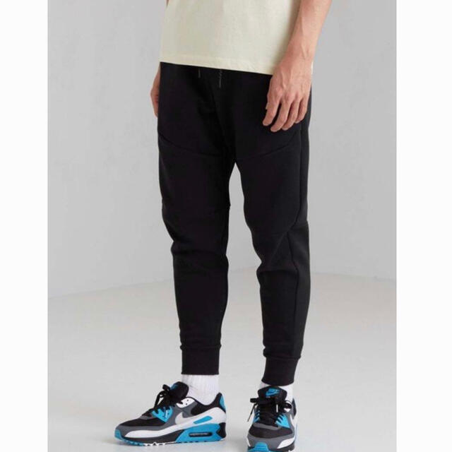 NIKE(ナイキ)の新品 黒 L NIKE テックフリース　ジョガーパンツ メンズのパンツ(その他)の商品写真