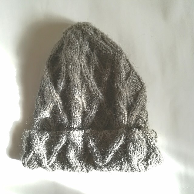 よくばり模様のカッチリニット帽 グレー レディースMサイズ 折り目にも模様手編み ハンドメイドのファッション小物(帽子)の商品写真