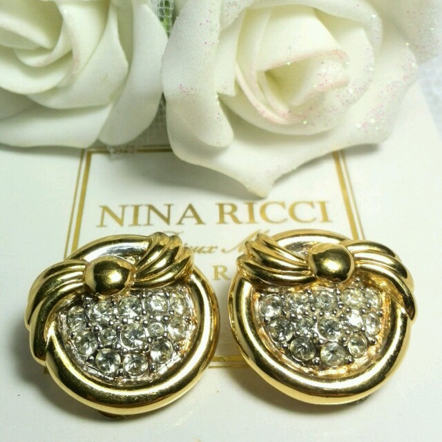 NINA RICCI(ニナリッチ)のNINA RICCI 刻印イヤリング美品 レディースのアクセサリー(イヤリング)の商品写真