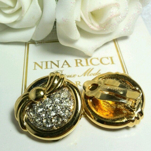 NINA RICCI(ニナリッチ)のNINA RICCI 刻印イヤリング美品 レディースのアクセサリー(イヤリング)の商品写真