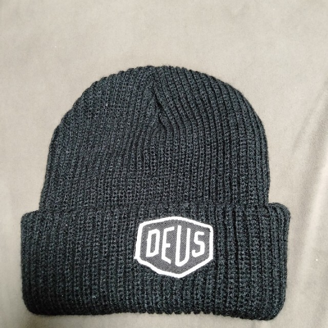 Deus ex Machina(デウスエクスマキナ)のＤＥＵＳ ニットキャップ　黒 メンズの帽子(ハット)の商品写真