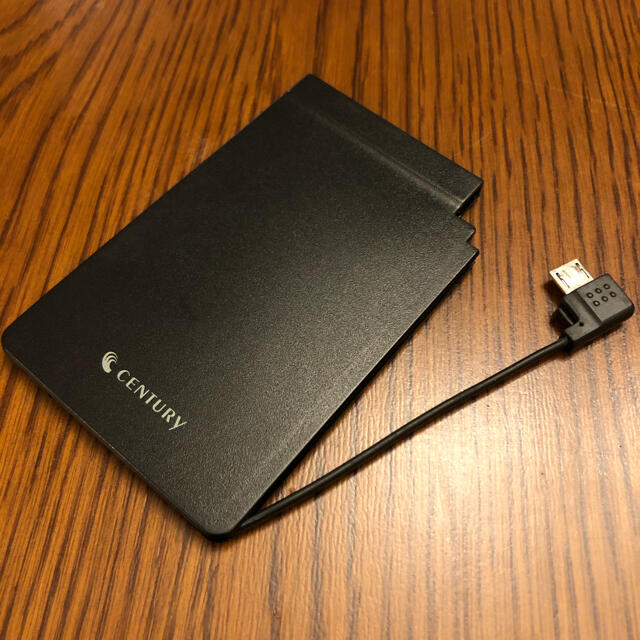 モバイルバッテリー　軽くて薄くて持ち運びに便利 スマホ/家電/カメラのスマートフォン/携帯電話(バッテリー/充電器)の商品写真