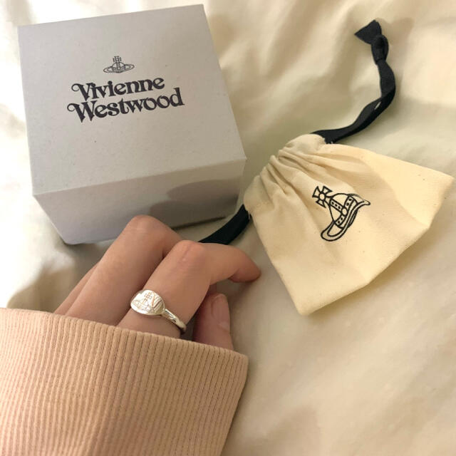 Vivienne Westwood(ヴィヴィアンウエストウッド)のヴィヴィアンウエストウッド　リング　シルバー　アクセサリー レディースのアクセサリー(リング(指輪))の商品写真