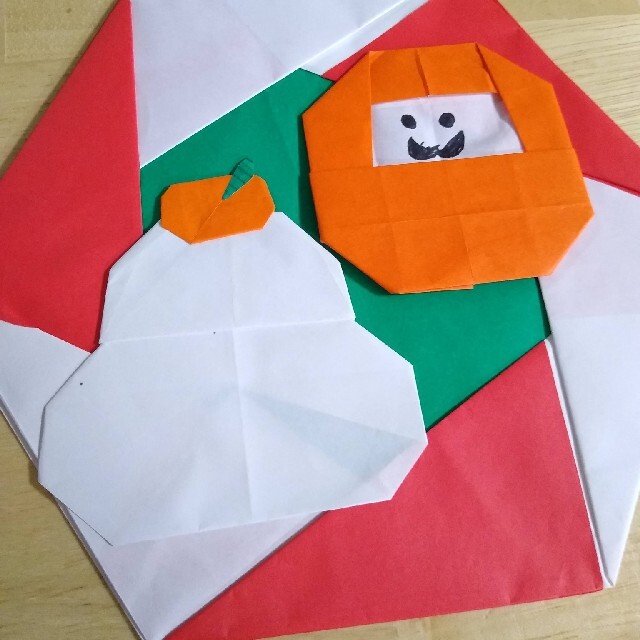 7歳が作った 折り紙リース 1月リース 新年飾り 壁飾りの通販 By あちゅーん ラクマ