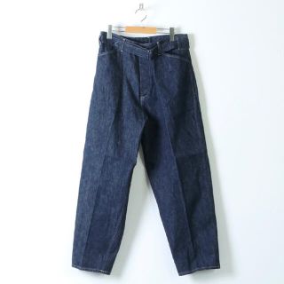 コモリ(COMOLI)のcomoli 21ss ベルテッドデニムパンツ　navy  サイズ1 (デニム/ジーンズ)