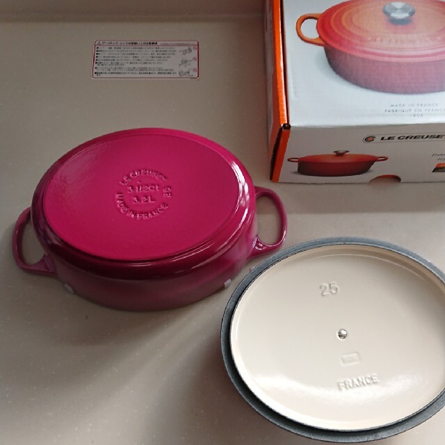 LE CREUSET(ルクルーゼ)のル・クルーゼ、オーバル、25センチ、ブーケピンク❣️ インテリア/住まい/日用品のキッチン/食器(鍋/フライパン)の商品写真