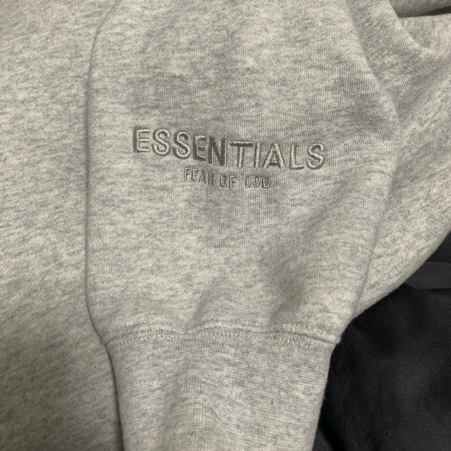 FEAR OF GOD(フィアオブゴッド)のESSENTIALS トレーナー　M メンズのトップス(スウェット)の商品写真