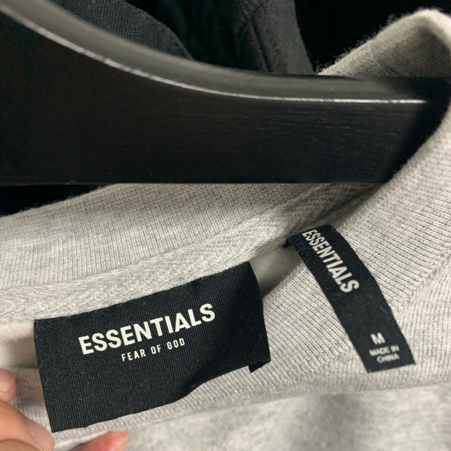 FEAR OF GOD(フィアオブゴッド)のESSENTIALS トレーナー　M メンズのトップス(スウェット)の商品写真