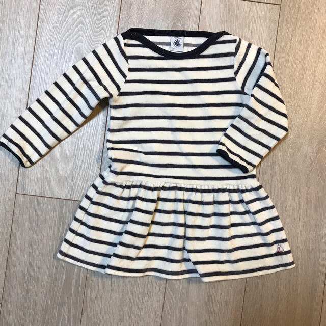 PETIT BATEAU(プチバトー)の《キキ＊様専用》プチバトー　ワンピース　24m キッズ/ベビー/マタニティのベビー服(~85cm)(ワンピース)の商品写真