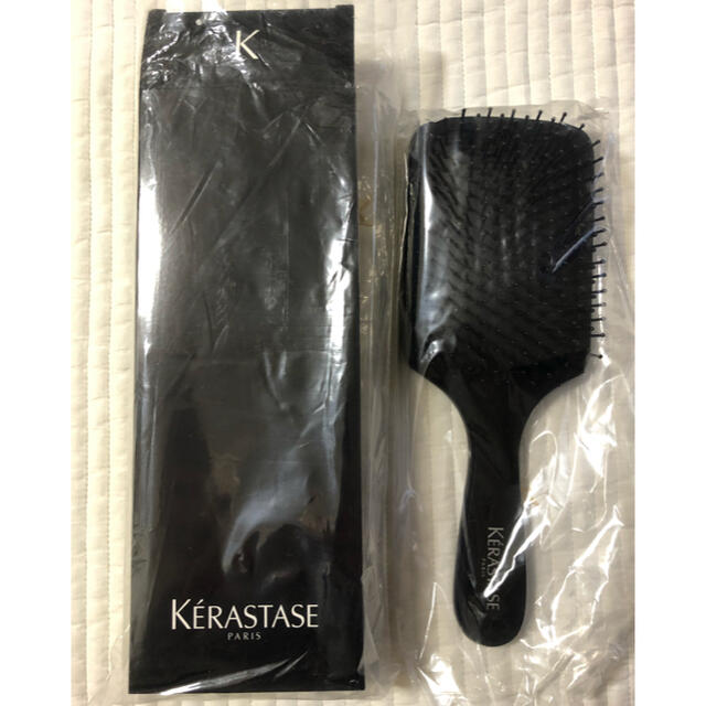 KERASTASE(ケラスターゼ)のケラスターゼ　オリジナルブラシ　非売品 コスメ/美容のヘアケア/スタイリング(ヘアブラシ/クシ)の商品写真