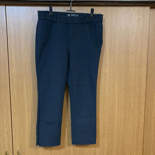 ZARA(ザラ)のZARA 黒パンツ レディースのパンツ(クロップドパンツ)の商品写真