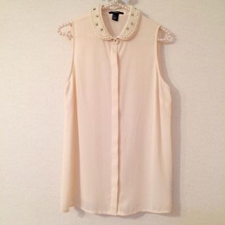 フォーエバートゥエンティーワン(FOREVER 21)のForever21美品♡ビジューブラウス(シャツ/ブラウス(半袖/袖なし))