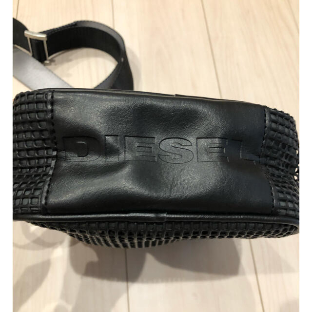 DIESEL(ディーゼル)のDIESEL ミニショルダーバッグ メンズのバッグ(ショルダーバッグ)の商品写真