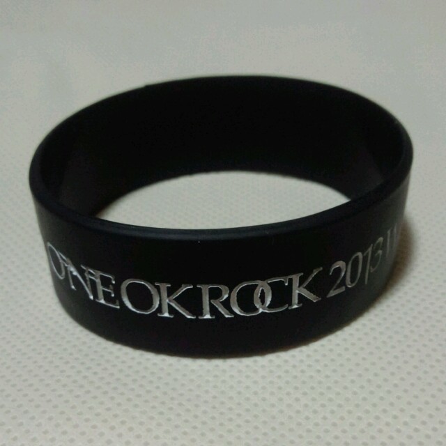 ONE OK ROCK(ワンオクロック)のONE OK ROCK ラバーバンド エンタメ/ホビーのタレントグッズ(ミュージシャン)の商品写真