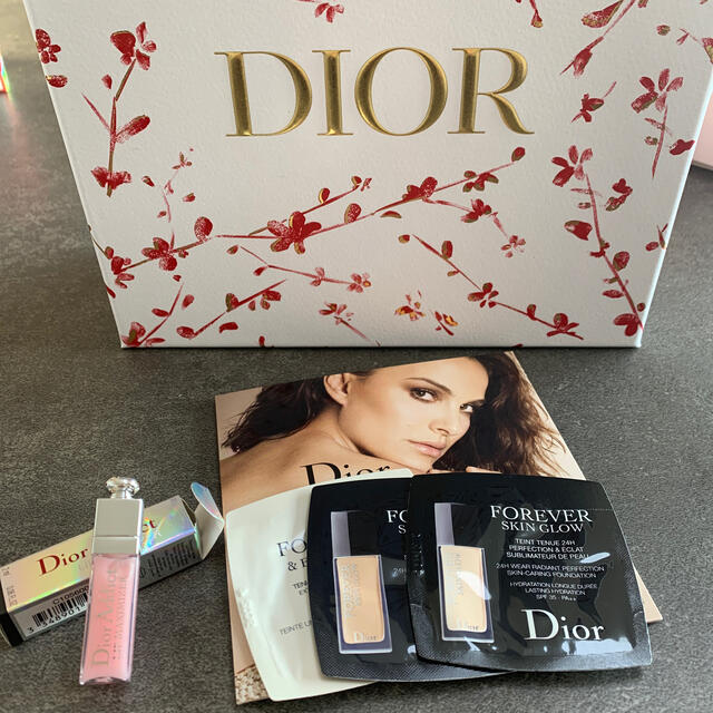Dior(ディオール)のDIOR ミニリップとファンデーションサンプルセット コスメ/美容のベースメイク/化粧品(リップグロス)の商品写真