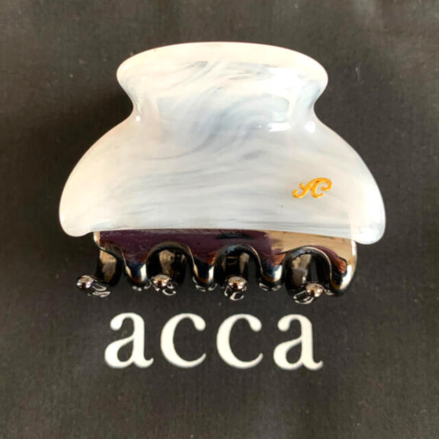 acca(アッカ)のacca✦’20fw ONE POINT ピュアホワイト グランデサイズ レディースのヘアアクセサリー(バレッタ/ヘアクリップ)の商品写真