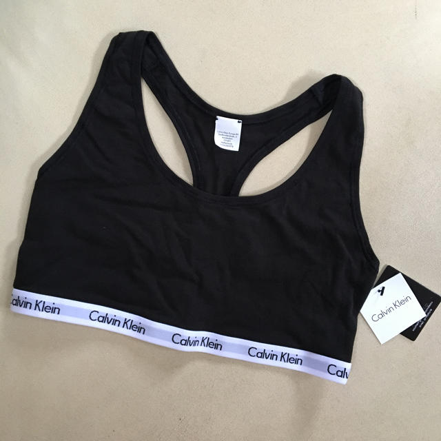 Calvin Klein(カルバンクライン)のカルバンクライン ブラック無地ブラレット レディースの下着/アンダーウェア(ブラ)の商品写真