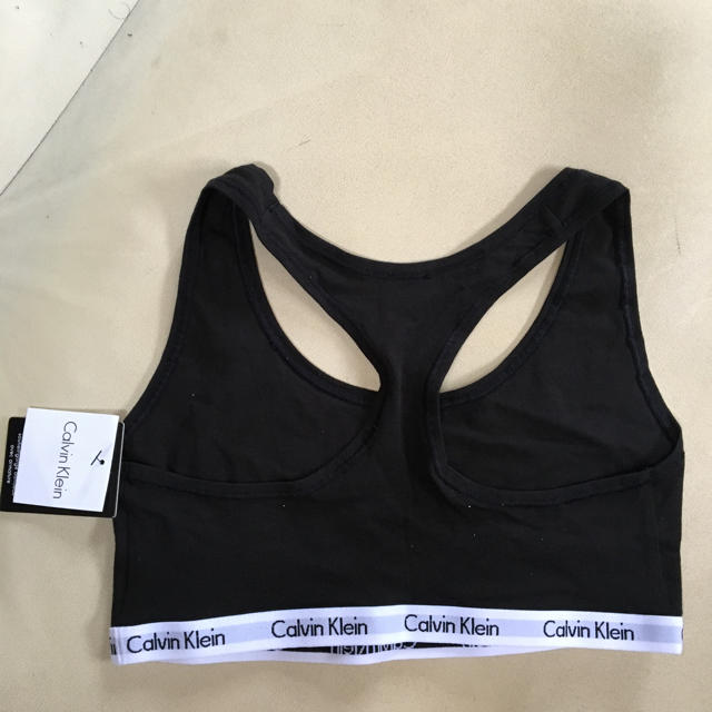 Calvin Klein(カルバンクライン)のカルバンクライン ブラック無地ブラレット レディースの下着/アンダーウェア(ブラ)の商品写真