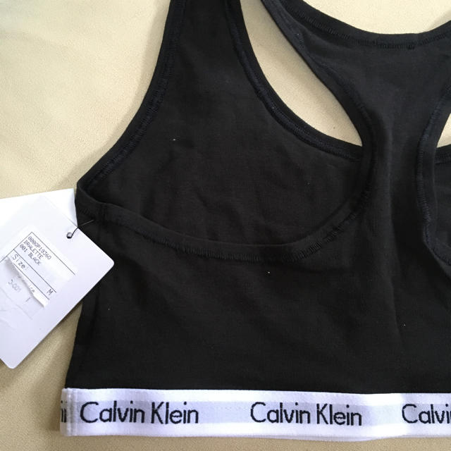 Calvin Klein(カルバンクライン)のカルバンクライン ブラック無地ブラレット レディースの下着/アンダーウェア(ブラ)の商品写真