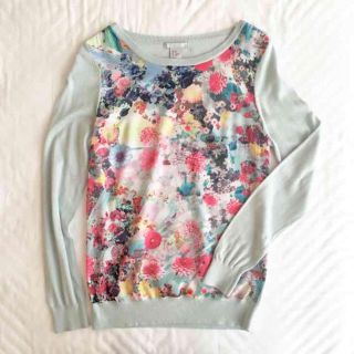 エイチアンドエム(H&M)の美品 H&M 花柄 カットソー 水色(カットソー(長袖/七分))