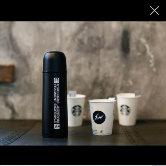 Starbucks Coffee(スターバックスコーヒー)の新品 未使用 スタバ FRAGMENT+STARBUCKS ボトル インテリア/住まい/日用品のキッチン/食器(タンブラー)の商品写真