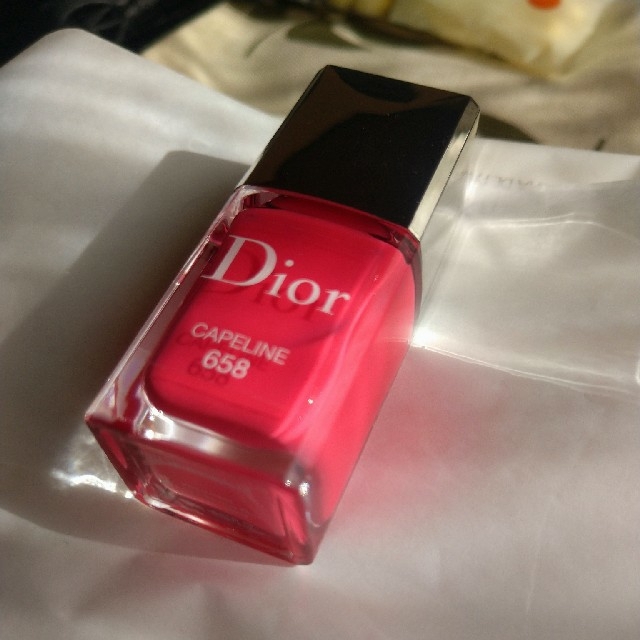 Dior(ディオール)のDior ヴェルニ  (限定色) #658 キャプリーヌ コスメ/美容のネイル(マニキュア)の商品写真