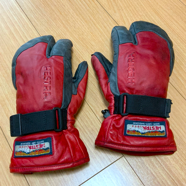 HESTRA(ヘストラ)のヘストラ 3finger スキーグローブ　サイズ7 中古HESTRA スポーツ/アウトドアのスノーボード(ウエア/装備)の商品写真